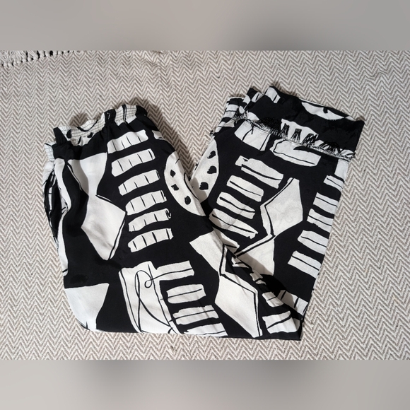 🎀$5 Abstract Black and White Women's Trousers - Picture 5 of 10